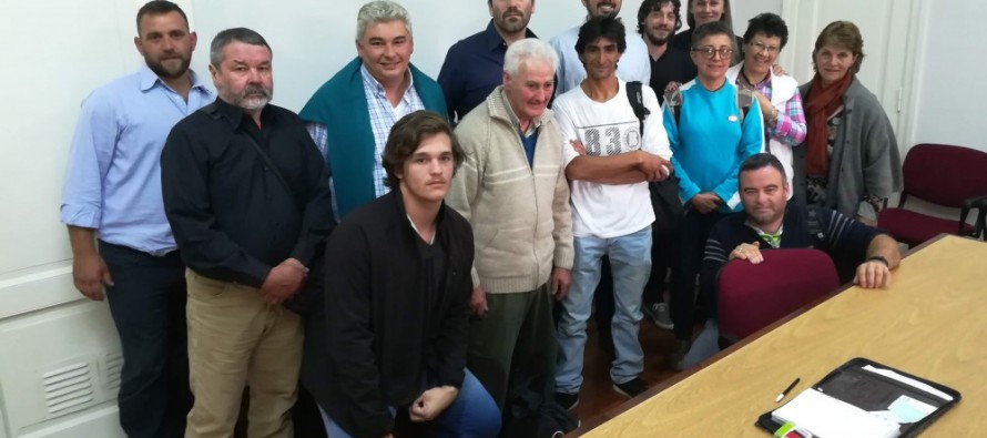 Concejales de Unidad Ciudadana se reunieron con isleños afectados por la suspensión de un recorrido de la lancha colectivo