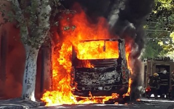 Tras los incendios de dos transportes escolares en nuestra ciudad surgen dudas por la responsabilidad del control
