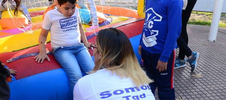 Jornada por el Día Mundial de la Concientización del Autismo en Plaza Mitre