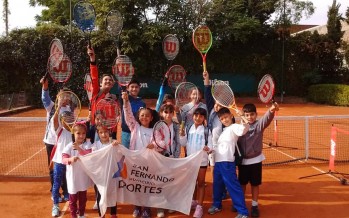 La Escuela Municipal de Tenis continúa con sus actividades