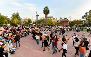 Se realizó una nueva peña folklórica a cielo abierto en la Plaza de los Inmigrantes Italianos