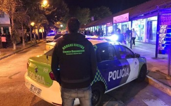 Barrio Infico: detuvieron a dos hombres por comercializar marihuana y cocaína en el interior de los pollos
