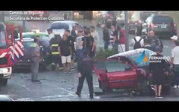 Choque múltiple en Avellaneda y colectora Juan Carlos Reguera