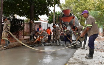 Pavimentación y construcción de conductos pluviales en la calle Belgrano