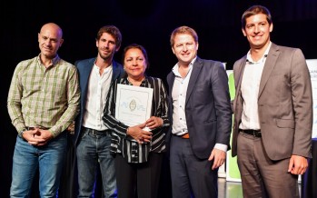 En el Teatro Martinelli se entregaron 171 escrituras de viviendas a familias de nuestra ciudad