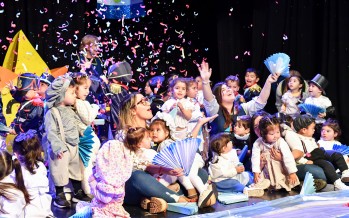 El Jardín Maternal Barrios Unidos realizó una representación por el Día de la Bandera en el Martinelli
