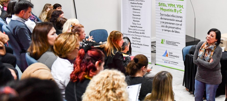 Capacitación en prevención de sífilis a profesionales de la salud de la Región V