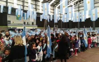 Más de 3 mil de alumnos prometieron lealtad a la bandera en el Poli N°1