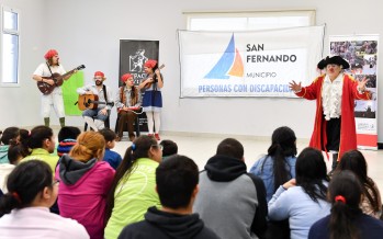 Teatro para personas con discapacidad en el Poli 8