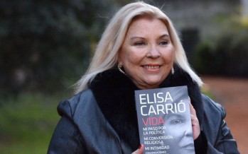 Lilita Carrió presenta su libro “Vida” en la Biblioteca Madero junto a Agustina Ciarletta
