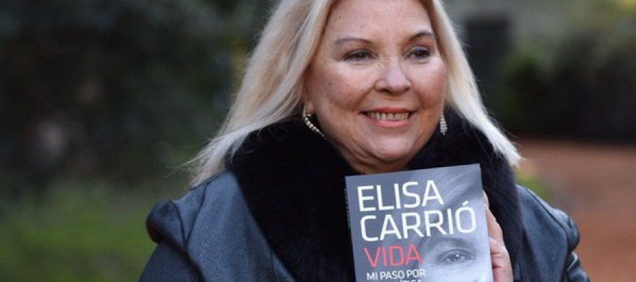 Lilita Carrió presenta su libro “Vida” en la Biblioteca Madero junto a Agustina Ciarletta