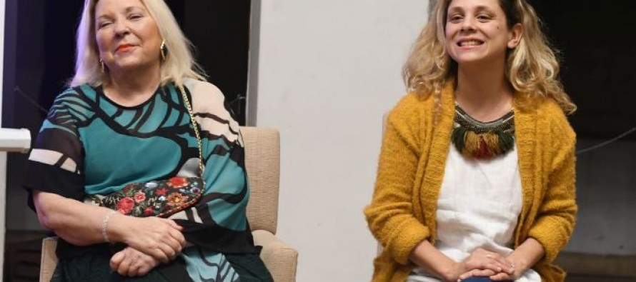 Carrió en la Biblioteca Madero: “Andreotti tiene tantos años de corrupción como yo de vida política”
