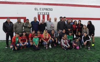 El Club El Expreso estrenó su nueva cancha de fútbol de césped sintético