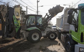 Renovación de veredas y construcción de dársenas de estacionamiento en el barrio Fate
