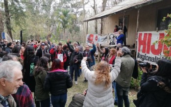 Llenar de voces tanto silencio