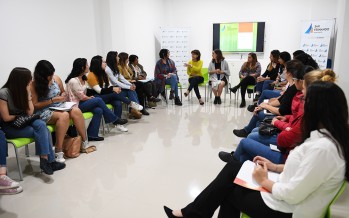Reunión sobre políticas de género con mujeres de nuestra ciudad