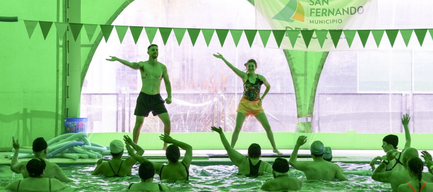 Encuentro de gimnasia acuática para personas con discapacidad en el Poli 8