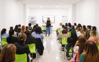 El Municipio y la Fundación AVON brindaron una charla en el marco del Día de la Eliminación de la Violencia contra la Mujer
