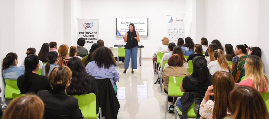 El Municipio y la Fundación AVON brindaron una charla en el marco del Día de la Eliminación de la Violencia contra la Mujer