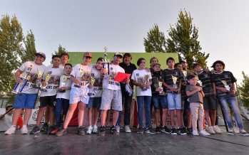 Participantes de la Liga Municipal de Fútbol Infantil recibieron sus trofeos