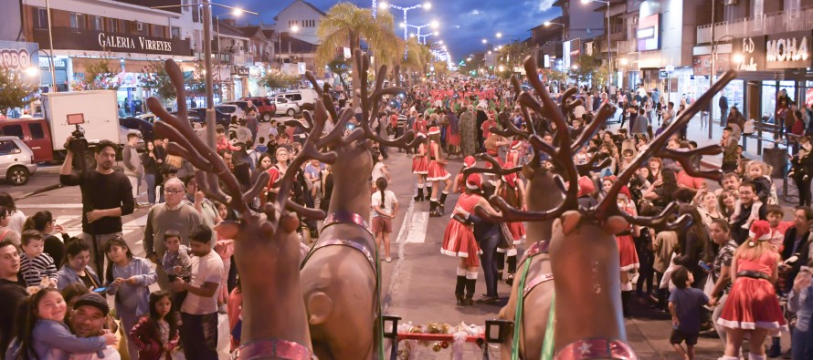 Los Desfiles de Navidad pasaron por la avenida Avellaneda
