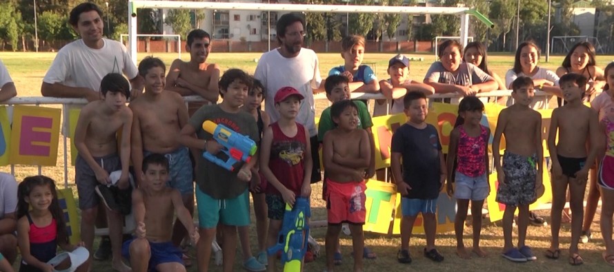Alumnos de la Escuela Municipal de Tenis participaron de una jornada recreativa en el Poli 1
