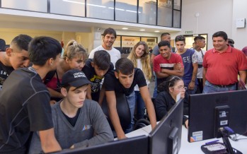 Los jóvenes del Centro Convivencial Terapéutico visitaron el Centro de Monitoreo