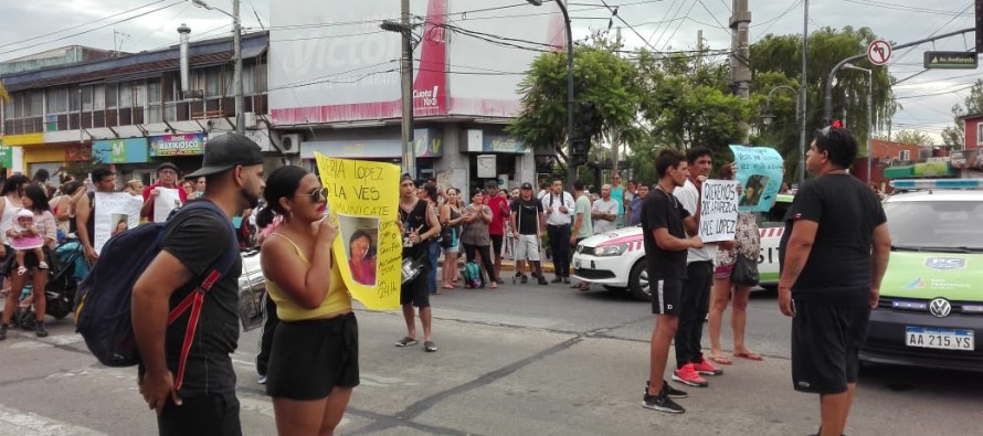 A once días de su desaparición se realizó una marcha por Valeria López