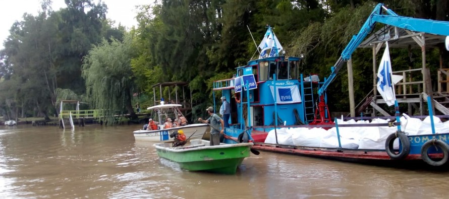 Coronavirus: AySA distribuye agua potable en el Delta