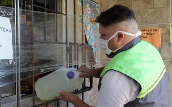 Se intensifica la distribución de lavandina en los barrios de nuestra ciudad