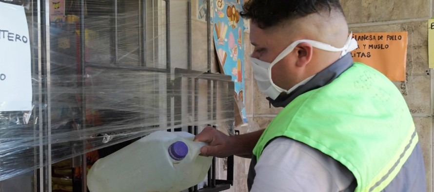 Se intensifica la distribución de lavandina en los barrios de nuestra ciudad