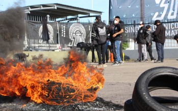 Los trabajadores de FATE reclaman el pago de sueldos