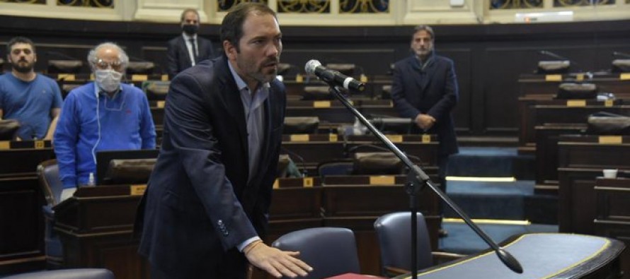 Matías Molle asumió como diputado provincial