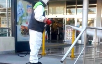 Desinfección en frentes, puertas y estacionamientos de supermercados e hipermercados de nuestra ciudad