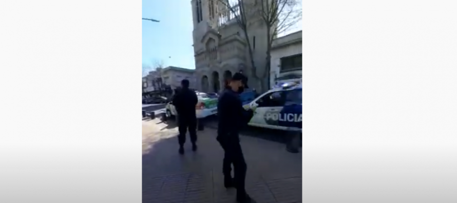 Policías de la Provincia se manifestaron en Plaza Mitre en reclamo de mejoras salariales