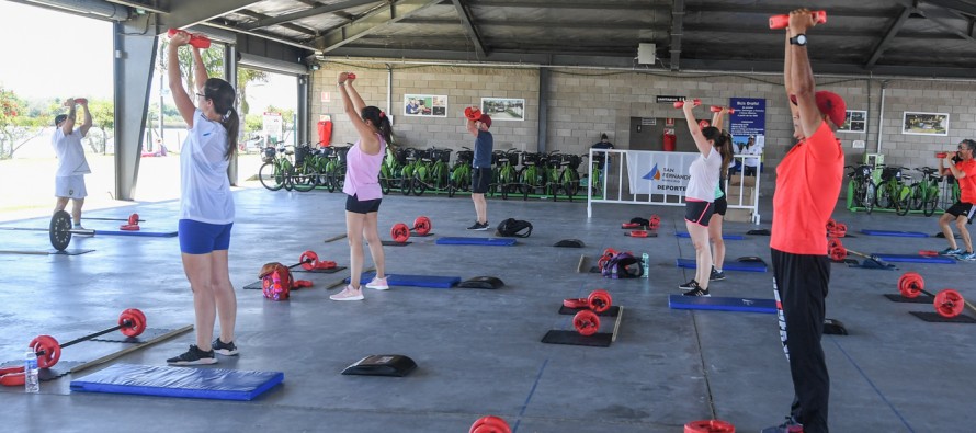 Comenzaron las clases abiertas de fitness en el Parque Náutico