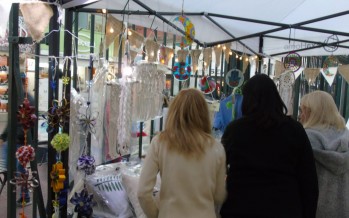 Feria navideña en la Biblioteca Madero con emprendimientos de la economía social y solidaria