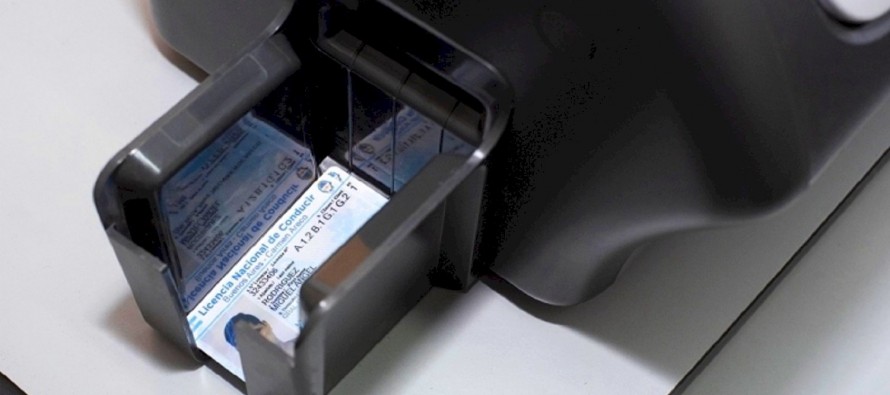 Todos los municipios ya pueden imprimir licencias de conducir en el acto