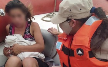 Prefectura asistió a una mujer que estaba dando a luz en un bote