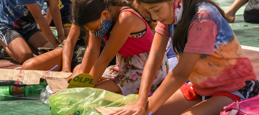 Colonias de verano en nuestra ciudad: chicas y chicos aprenden cómo hacer RCP