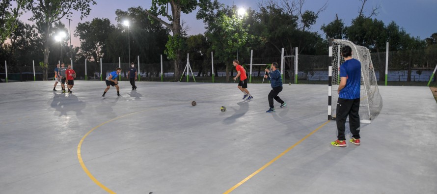 El polideportivo N°3 estrenó nuevo playón multideporte