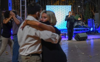 Milonga al aire libre en plaza Dorrego