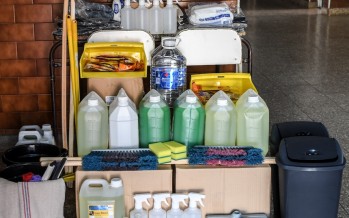Entrega de productos de sanitización y limpieza a las escuelas de nuestra ciudad