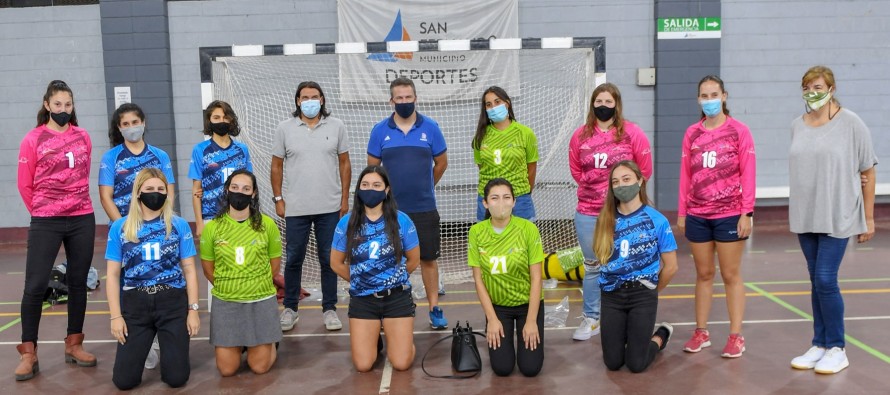“San Fernando Handball” presentó las camisetas oficiales que usarán sus equipos federados