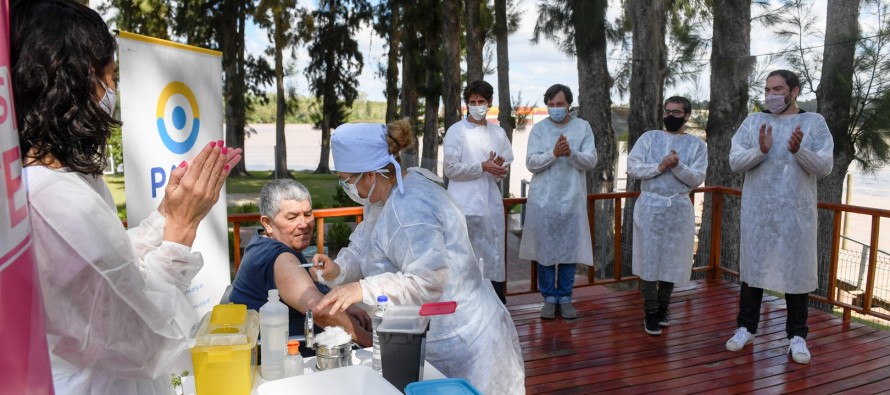 PAMI vacunó a los adultos mayores del Hospital de Islas ‘Do Porto’