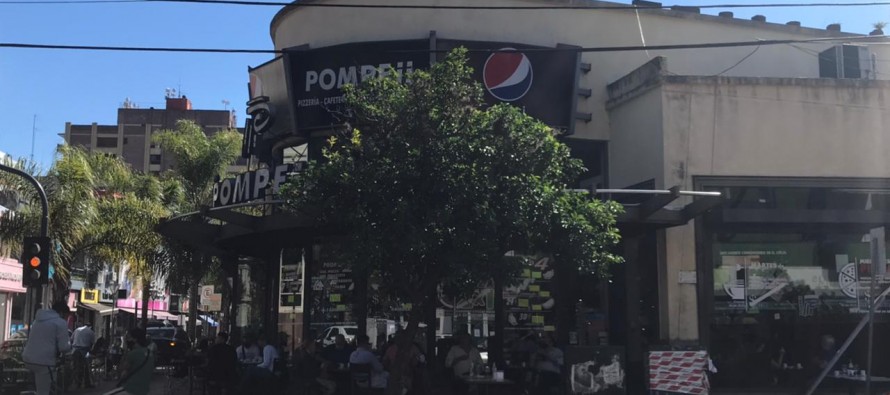 Los locales gastronómicos pueden utilizar solo las mesas al aire libre