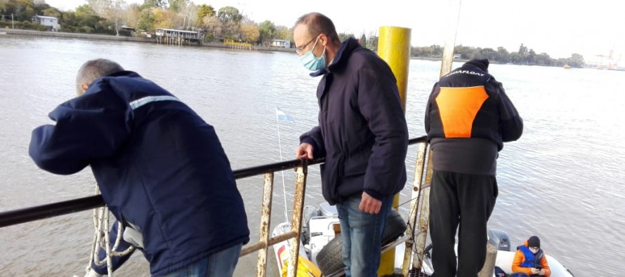 Se tomaron muestras para conocer el estado de la calidad del agua del Río de la Plata