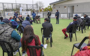 Entrega de materiales deportivos a los clubes de los torneos municipales