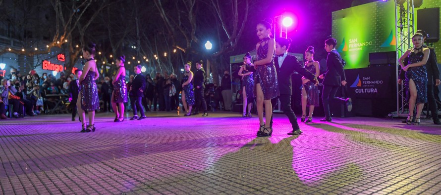 Se realizó una nueva Milonga al Aire Libre en la plaza Mitre