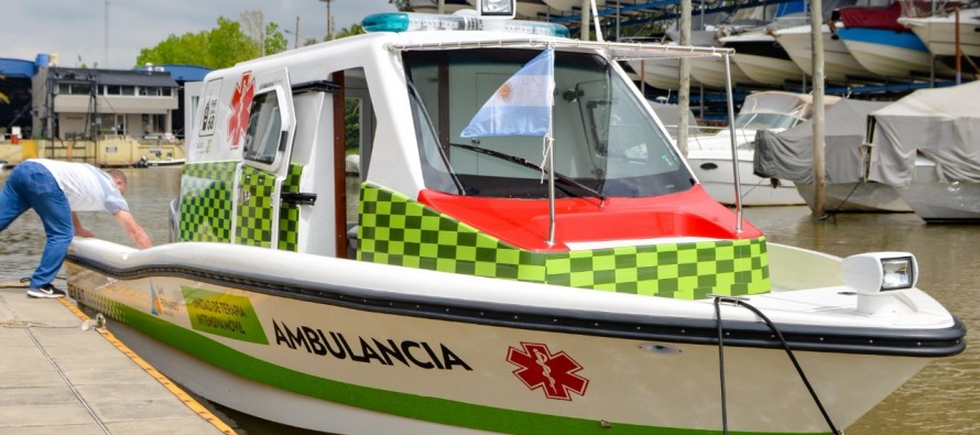 Nueva lancha ambulancia para el sistema de salud municipal de Islas